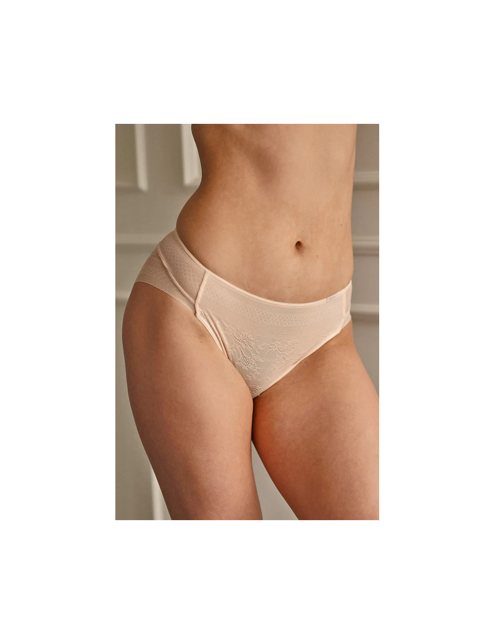 Culotte en dentelle invisible